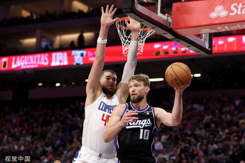 锋线球员多 锋线球员多